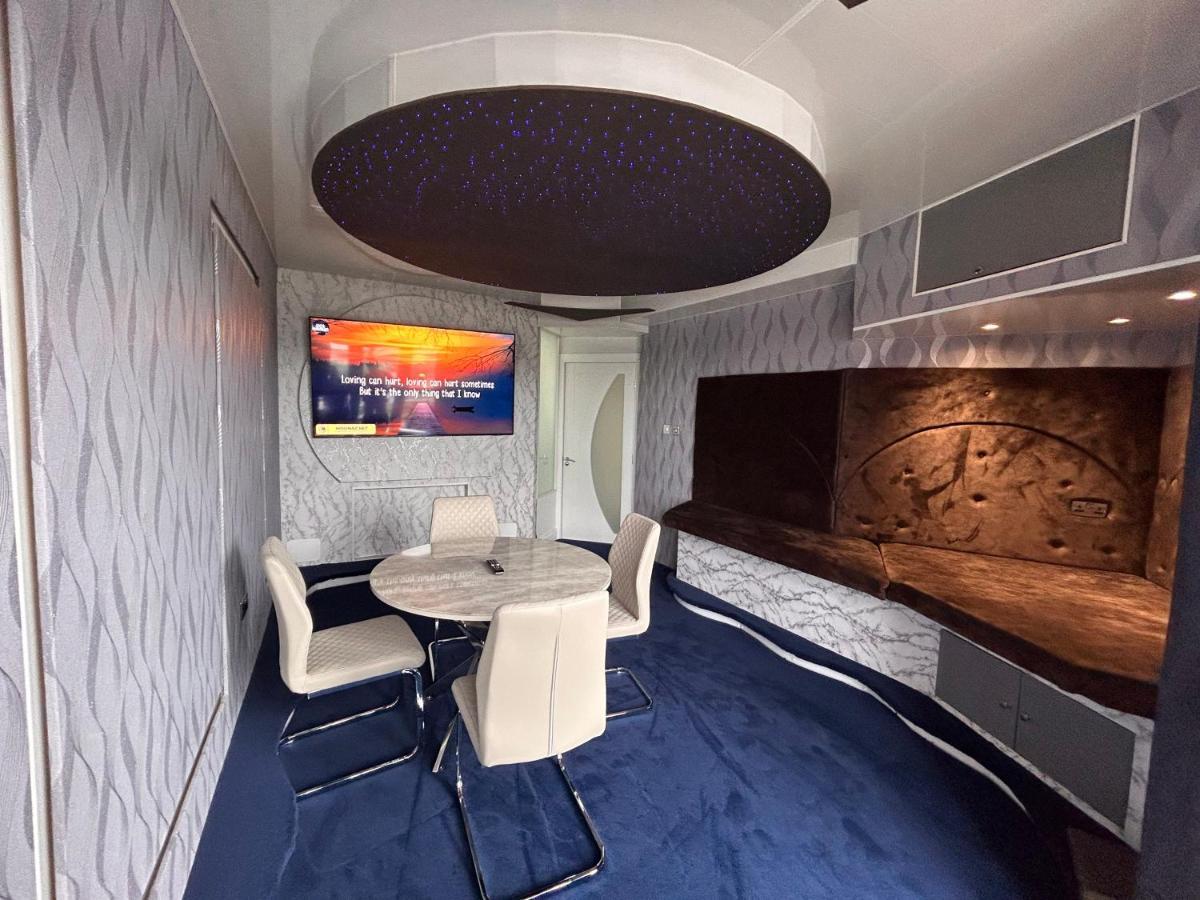 Lucid Magic Dream Apartment Limerick Exterior photo